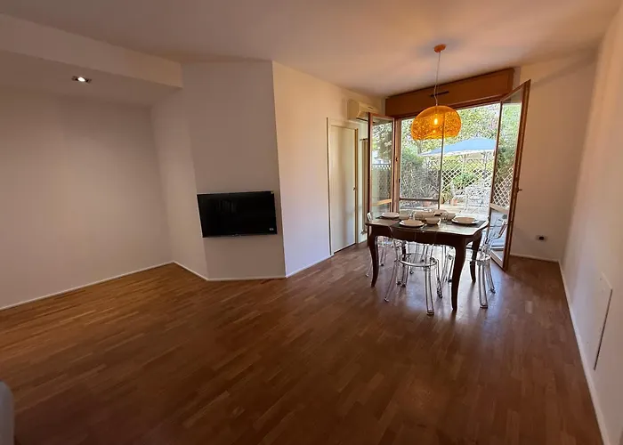 Centro - Residenza Romy Con Giardino - 5 Posti Letto