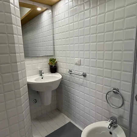 Centro - Residenza Romy Con Giardino - 5 Posti Letto