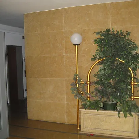 Centro - Residenza Romy Con Giardino - 5 Posti Letto Apartamento Rímini