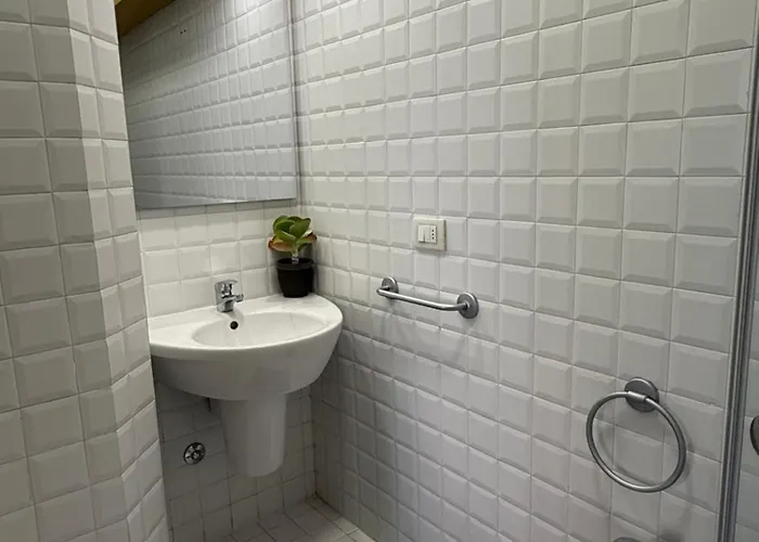 Centro - Residenza Romy Con Giardino - 5 Posti Letto